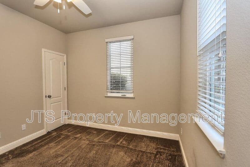 Orangevale House: 9041 Crescenda Lane