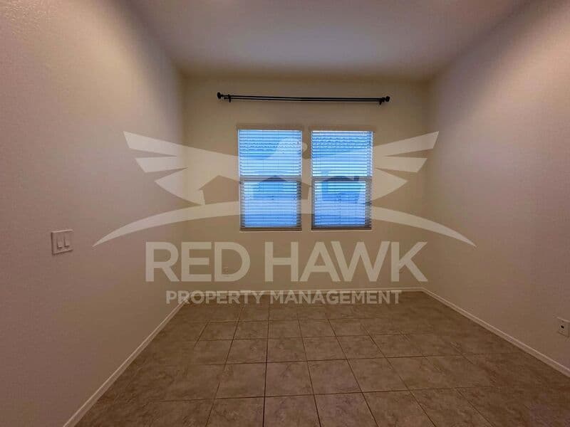 Gilbert House: 991 E Holland Park Dr