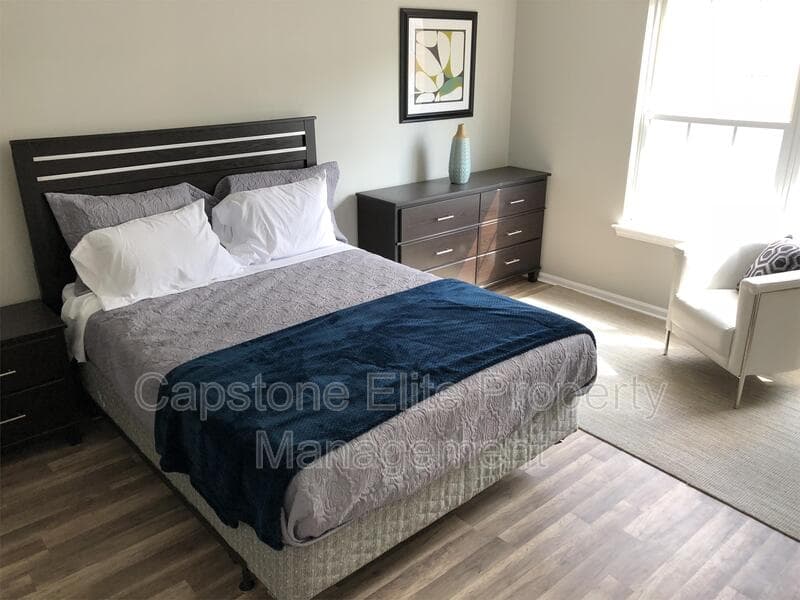 Newark Condo: Society Hill Quad - Master Suite