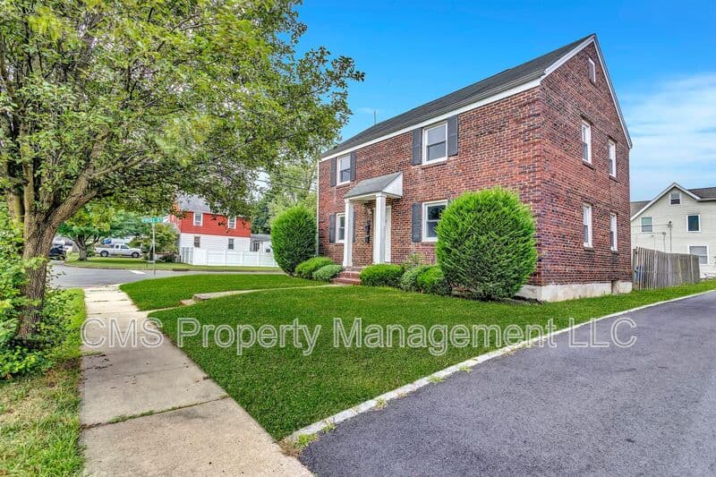 Dunellen Condo: 401 Sanford Ave