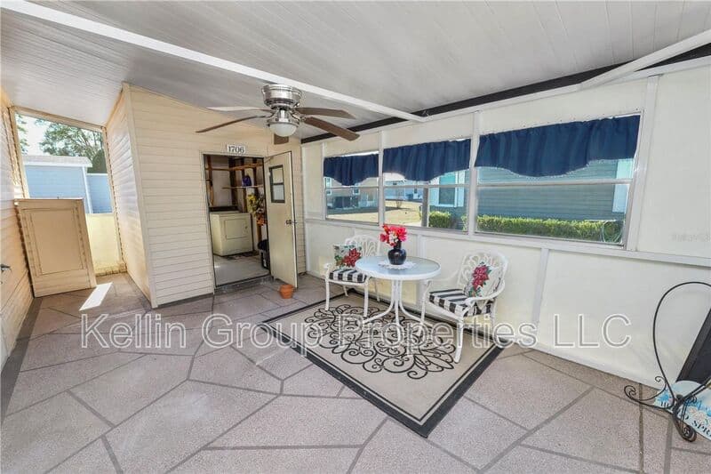 Lakeland House: 1706 Fox Hill Dr