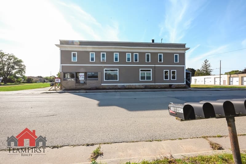 Black Creek Condo: 205 North Maple Street - 102