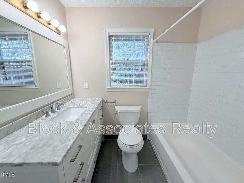 Garner House: 200 Coachman Drive