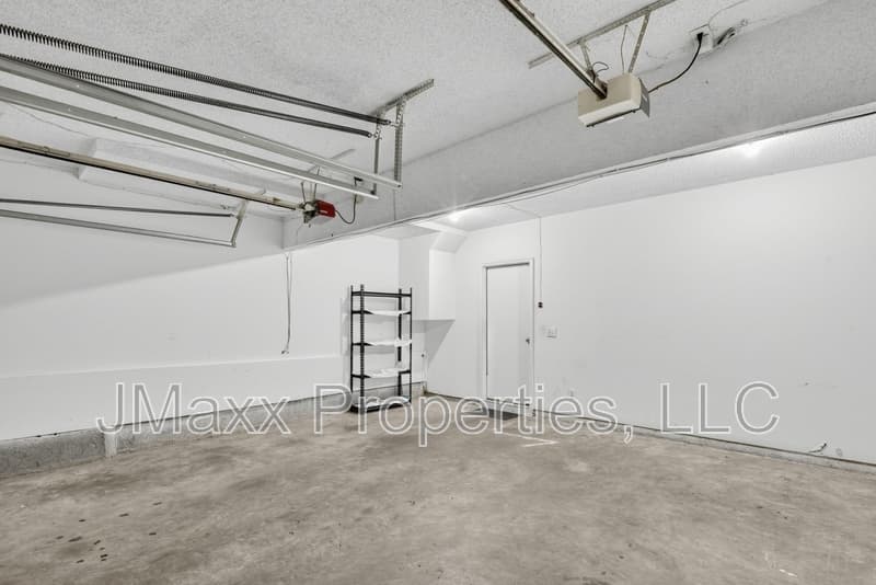 Lithonia House: 1560 Rogers Crossing Dr