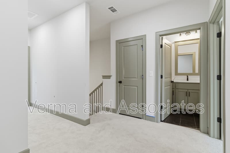 Centerton House: 1061 Whistler St