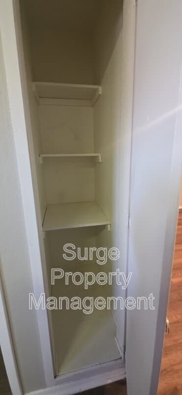Benbrook Condo: 233 Vista Way