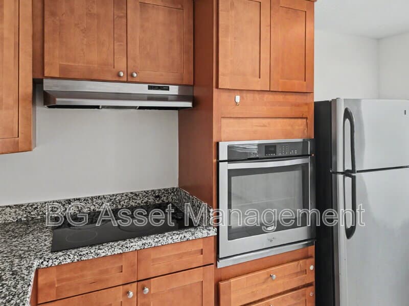Richmond Condo: 1448 Merced St