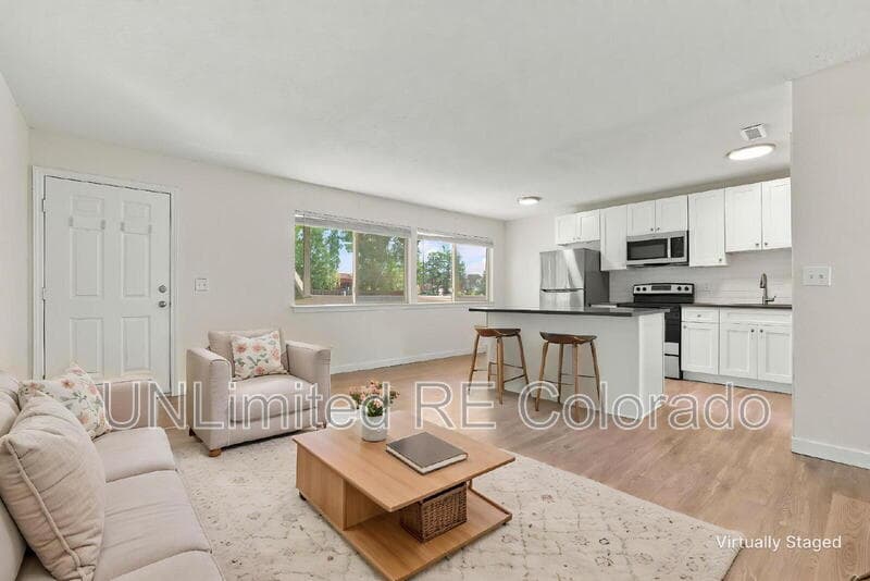Castle Rock Condo: 7 Cantril Street