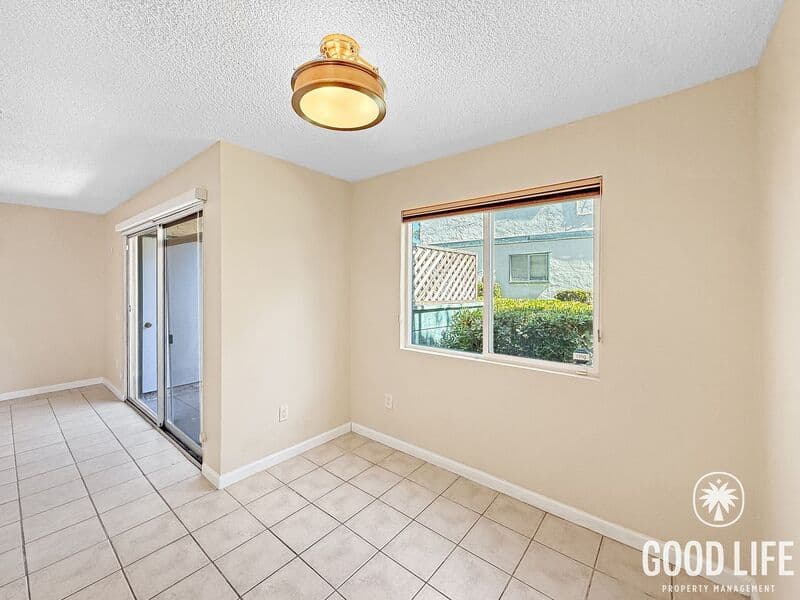Escondido Condo: 1811 E Grand Ave