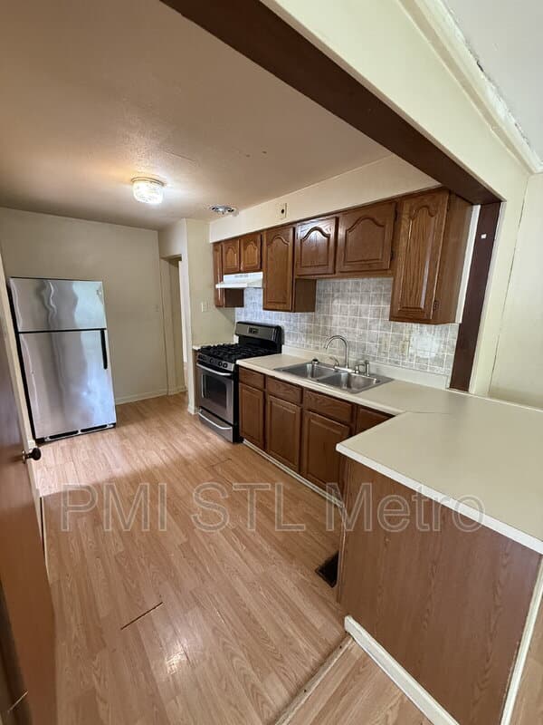 St. Louis House: 1246 Darr Dr