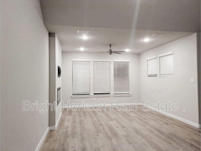 Fort Worth House: 2429 Linto Street