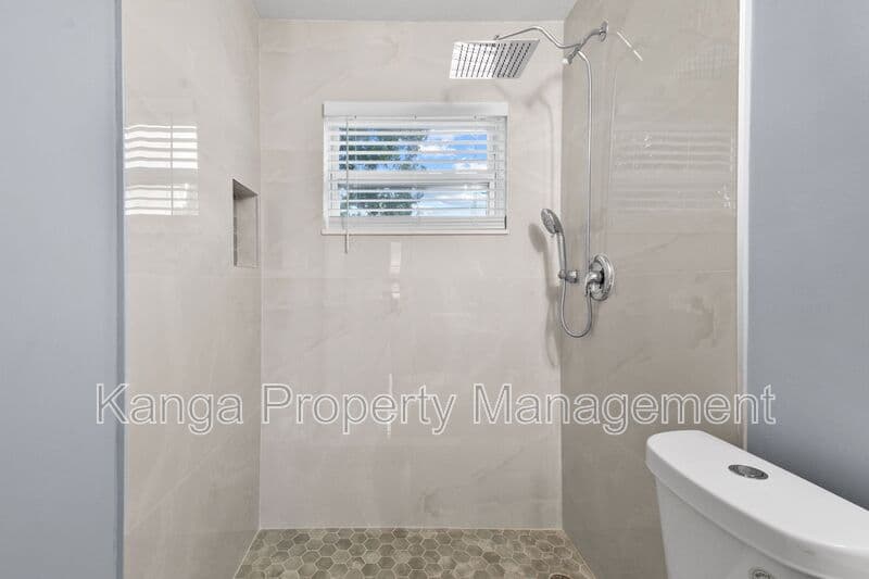Riviera Beach Condo: 968 W 9th St