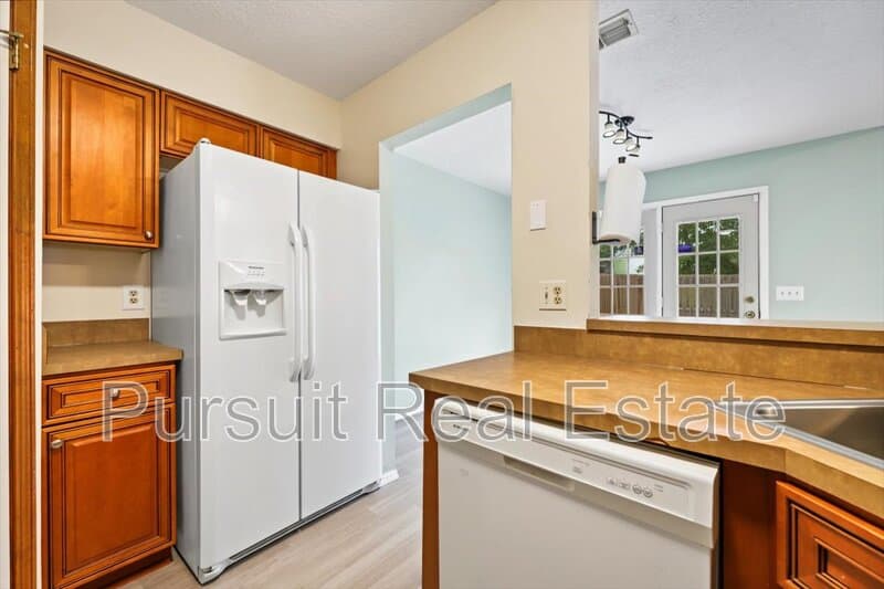 Jacksonville House: 3811 Millpoint Drive