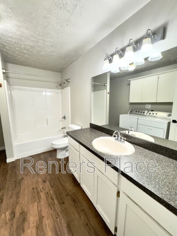 Claremore House: 302 W 8th St