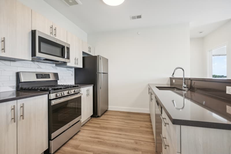 Orange Condo: 49s Day St. - 516