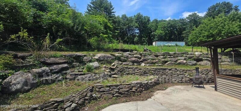 East Stroudsburg House: 135 Little Creek Lane
