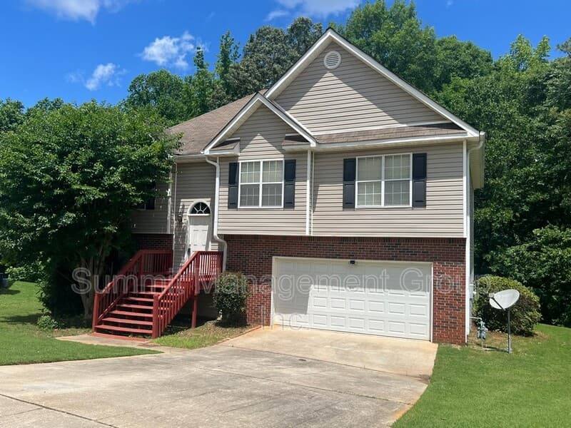 McDonough House: 1157 Chateau Terrace