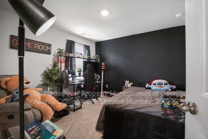 Lithia Springs House: 4842 Layton Dr