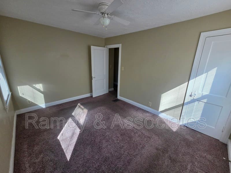Louisville House: 1091 Bicknell Ave