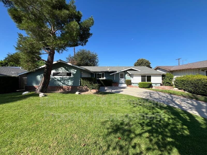 Canoga Park House: 7859 Hanna Ave.