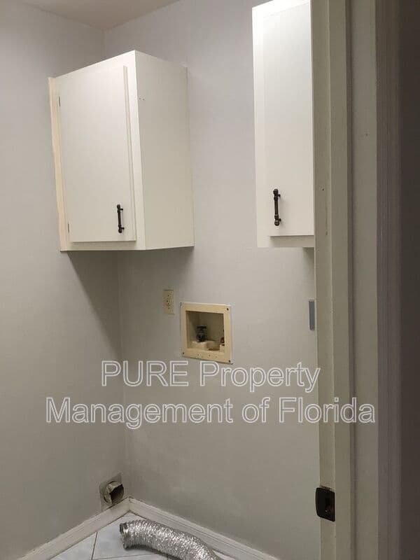Ocala House: 16 Almond Terrace