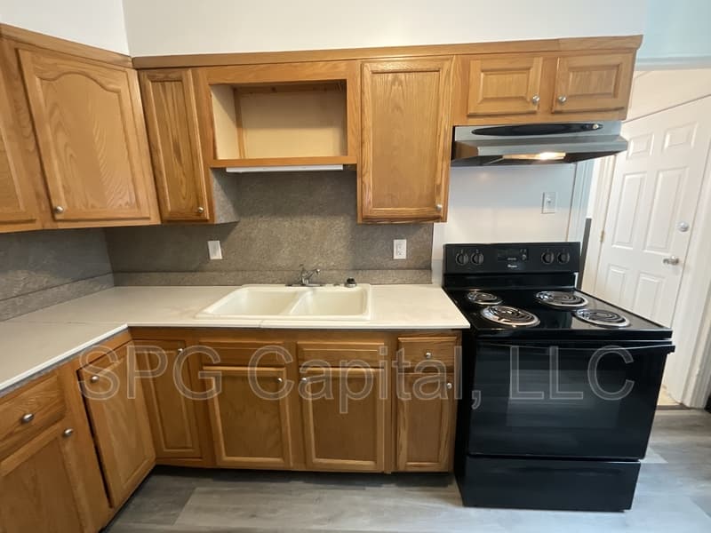 York Condo: 618 Salem Ave, York - 1st Fl