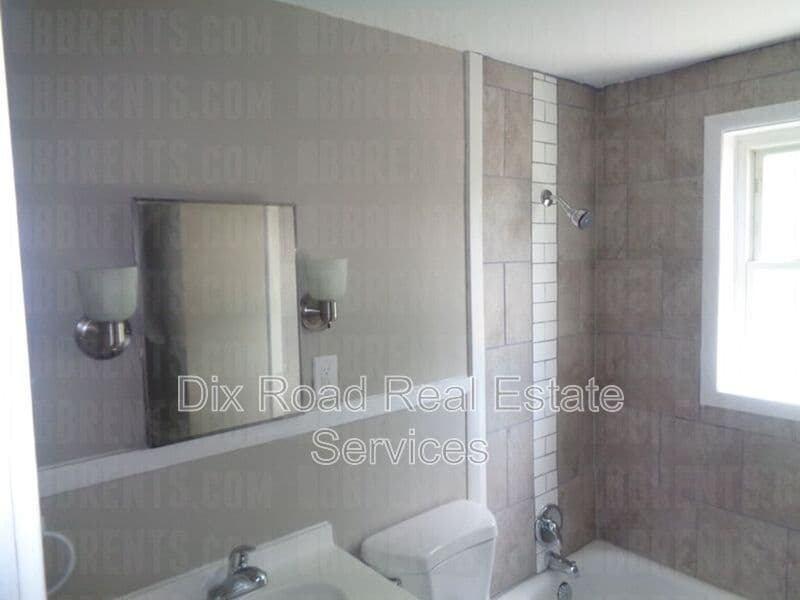 Dayton House: South Smithville Rd 1519