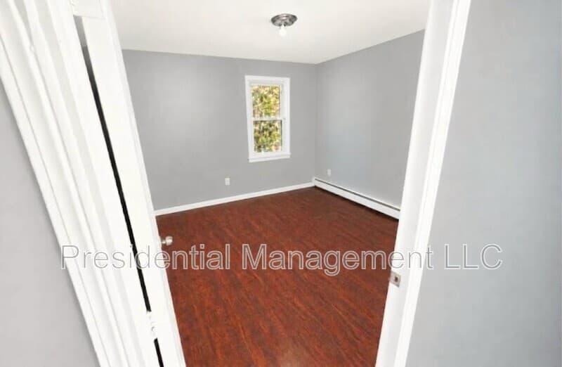 Waterbury Condo: 1696 North Main St
