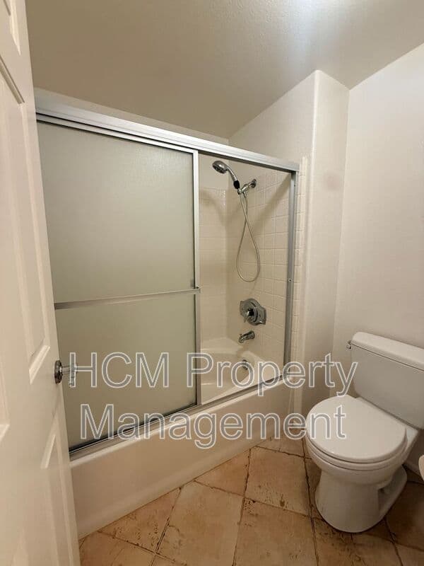 Anaheim House: 7776 E Portofino Ave