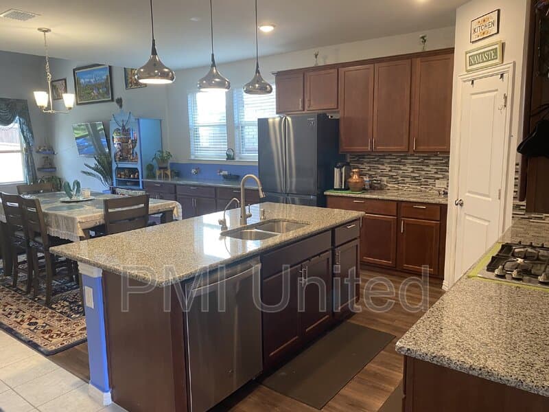 Fort Worth House: 429 Halwin Drive