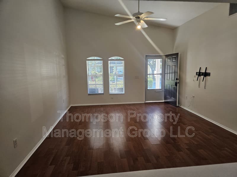 Tampa Townhome: 8512 N Hyaleah Rd