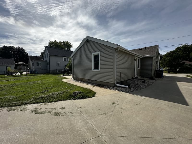 Oshkosh Condo: 1922 Oregon Street