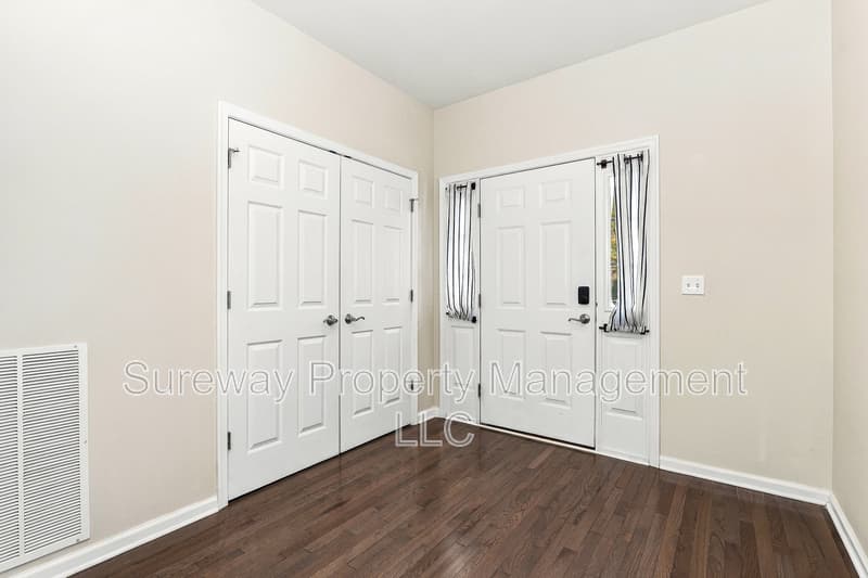 Hamilton Townhome: 9 Flagger Lane
