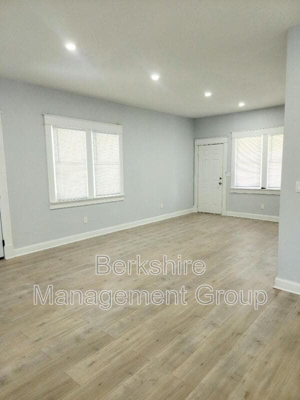 Lakeland House: 826 S New York Ave