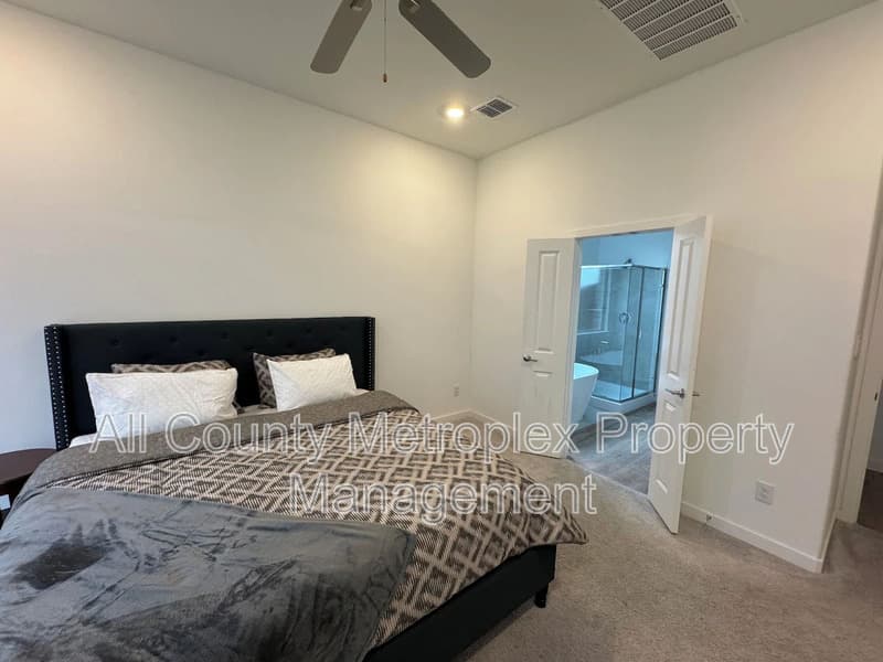 Little Elm House: 229 Invermore Drive