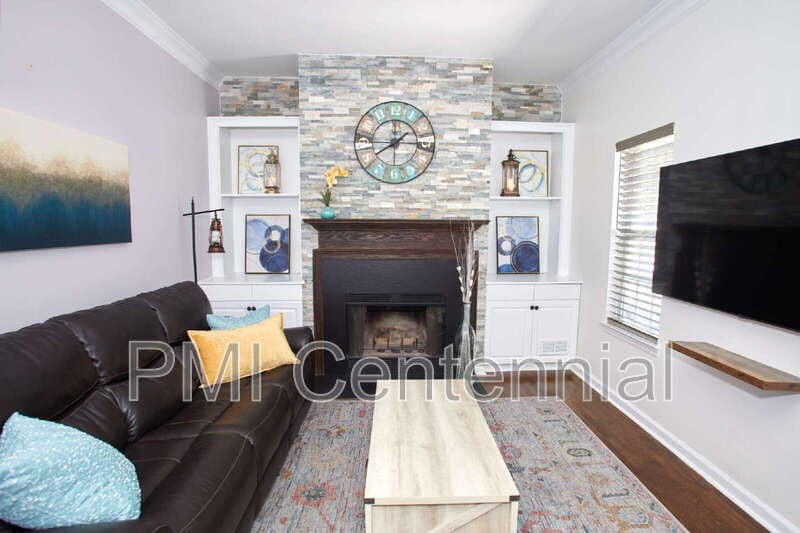 Johns Creek House: 220 Preston Oaks Dr