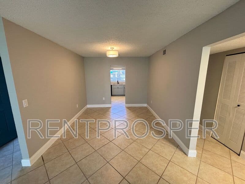 Orlando Condo: 4207 S. Semoran Blvd