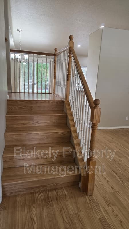 Nampa House: 72 N. Pleasant Hill Dr.