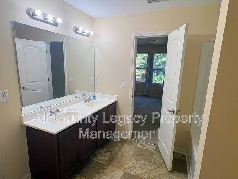 Conyers House: 2072 Belmont Cir