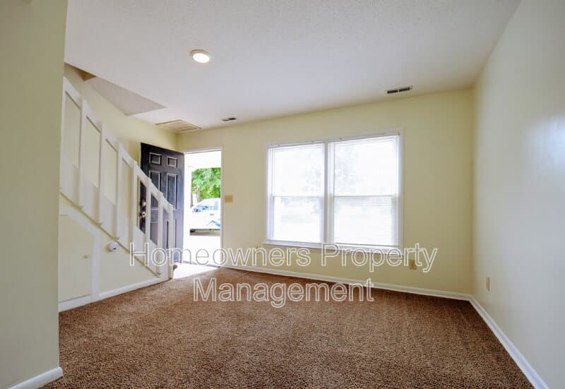 Fayetteville House: 6635 Abbey Ln