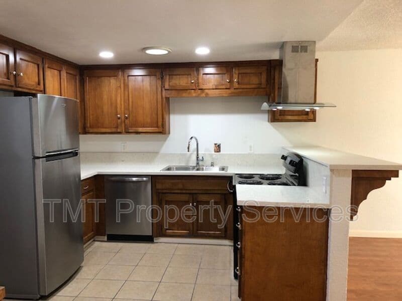 Sacramento House: 956 Greenstar Way