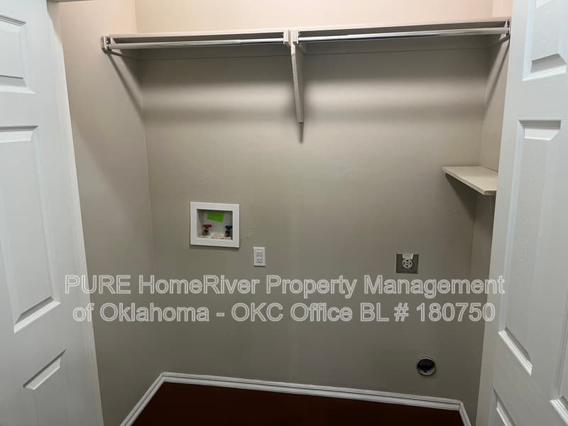 Edmond Condo: 214 Ashley Dr