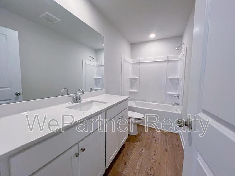 Douglasville House: 7225 Lacey Dr