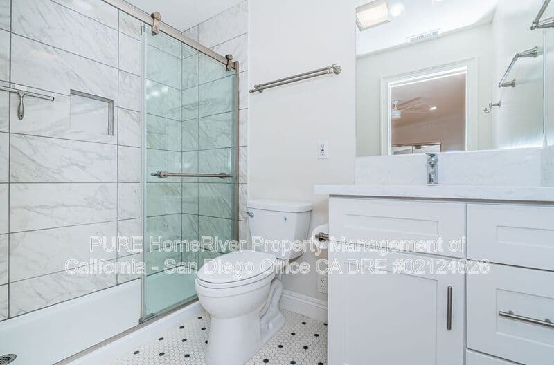 San Diego House: 2477 A St