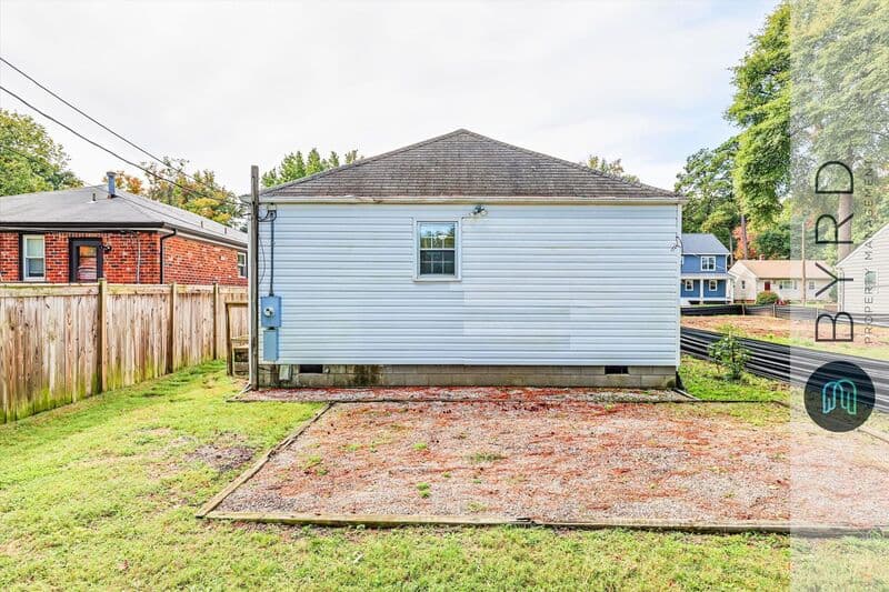 Richmond House: 4804 Augusta Ave