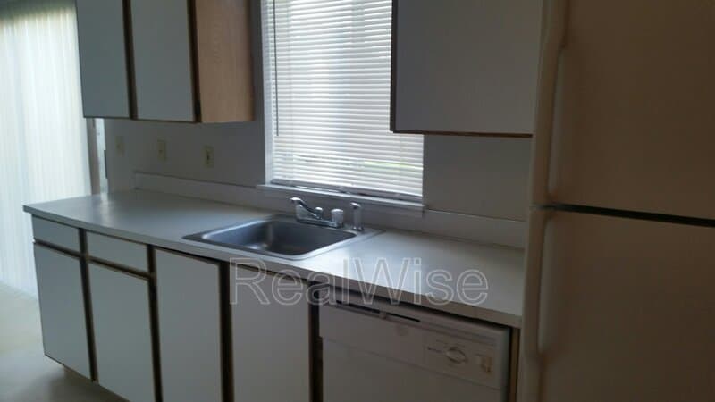 Hillsboro House: 2933 SE 38th Court