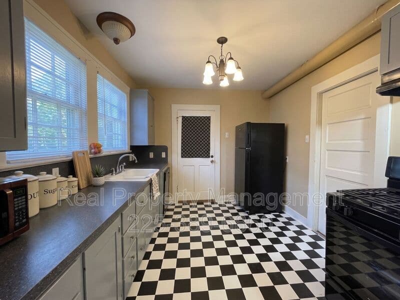 Baton Rouge House: 755 Arlington Ave.