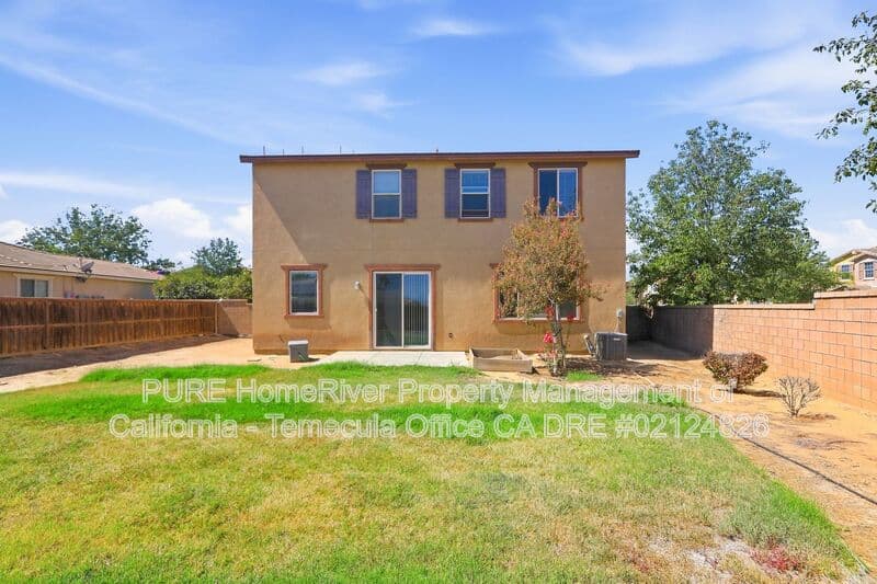 Menifee House: 30774 Sail Ln