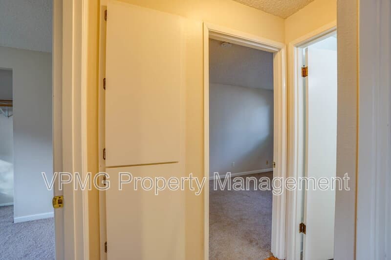 Vancouver Condo: 3208 M St