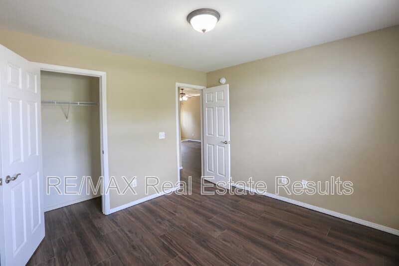 Centerton House: 1071 Evergreen St